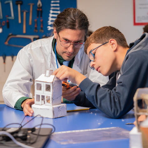 Ensenyament | Hamelin-Laie International School - Small Text And Image 2