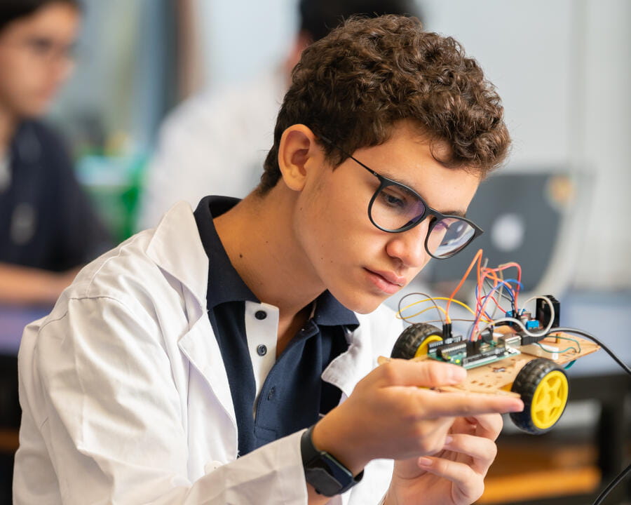 An IBDP curricula lesson at Hamelin-Laie International School Barcelona