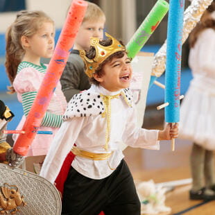 Experiencias Sobresalientes | Hamelin-Laie International School - 04 - Feature Cards Pattern - Creativity and Culture