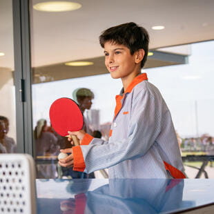 Hamelin-Laie International School | Barcelona | Nord Anglia - Feature Cards Pattern