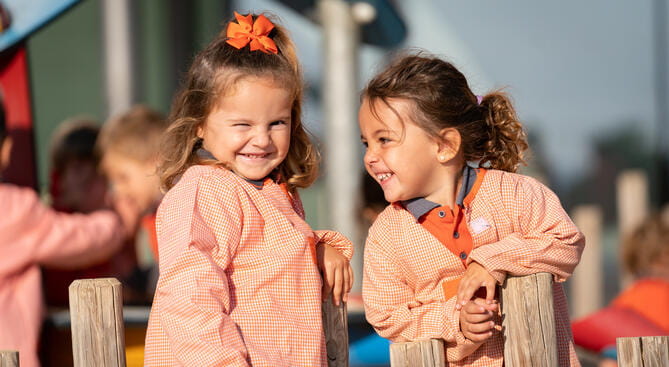Condicions d’admissió de la Hamelin-Laie International School - Copy of Promo With Collage