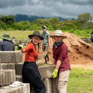 Hamelin-Laie International School | Barcelona | Nord Anglia - Feature Cards Pattern