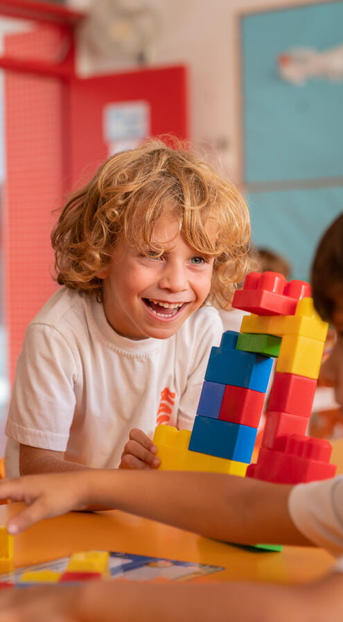 Inscriviu-vos-hi ara | Hamelin-Laie International School - Form Assembly Connector