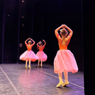 Informació per als pares | Hamelin-Laie International School - Copy of 04 - Feature Cards Pattern - Creativity and Culture