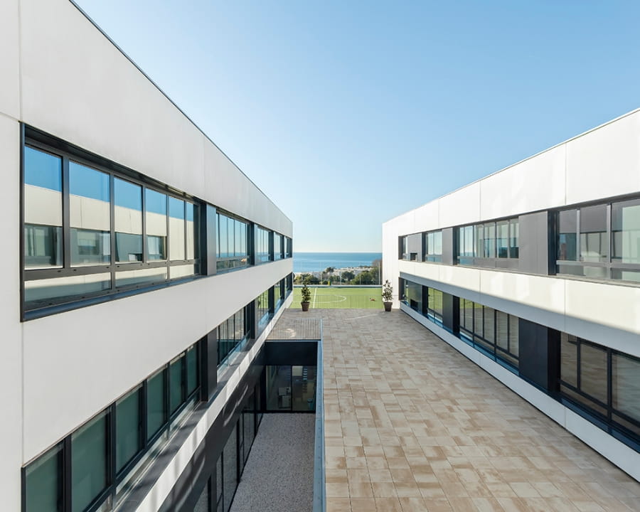 Visit us | Hamelin-Laie International School - Small Text And Image