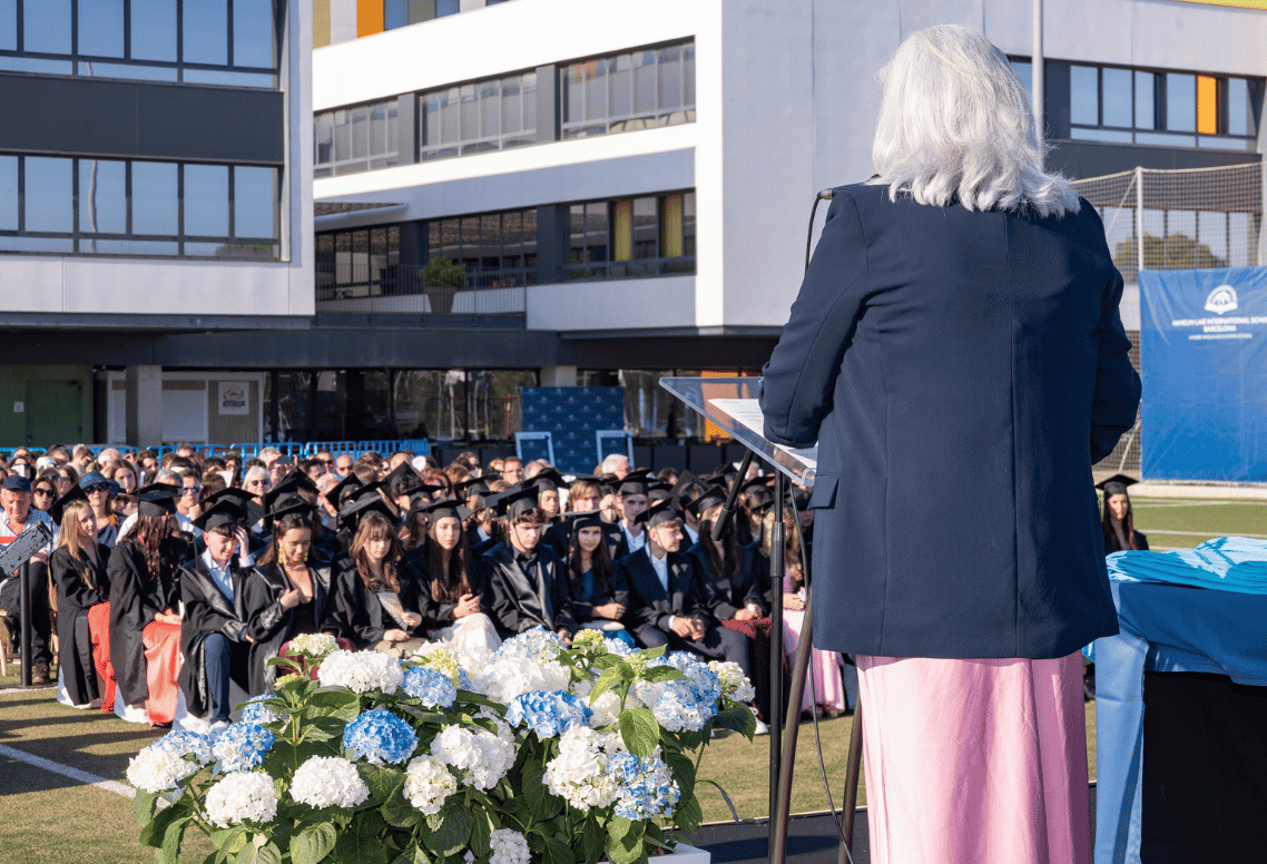 Celebrando a la Promoción de 2026: Ceremonia de Graduación - Graduation Class of 2026