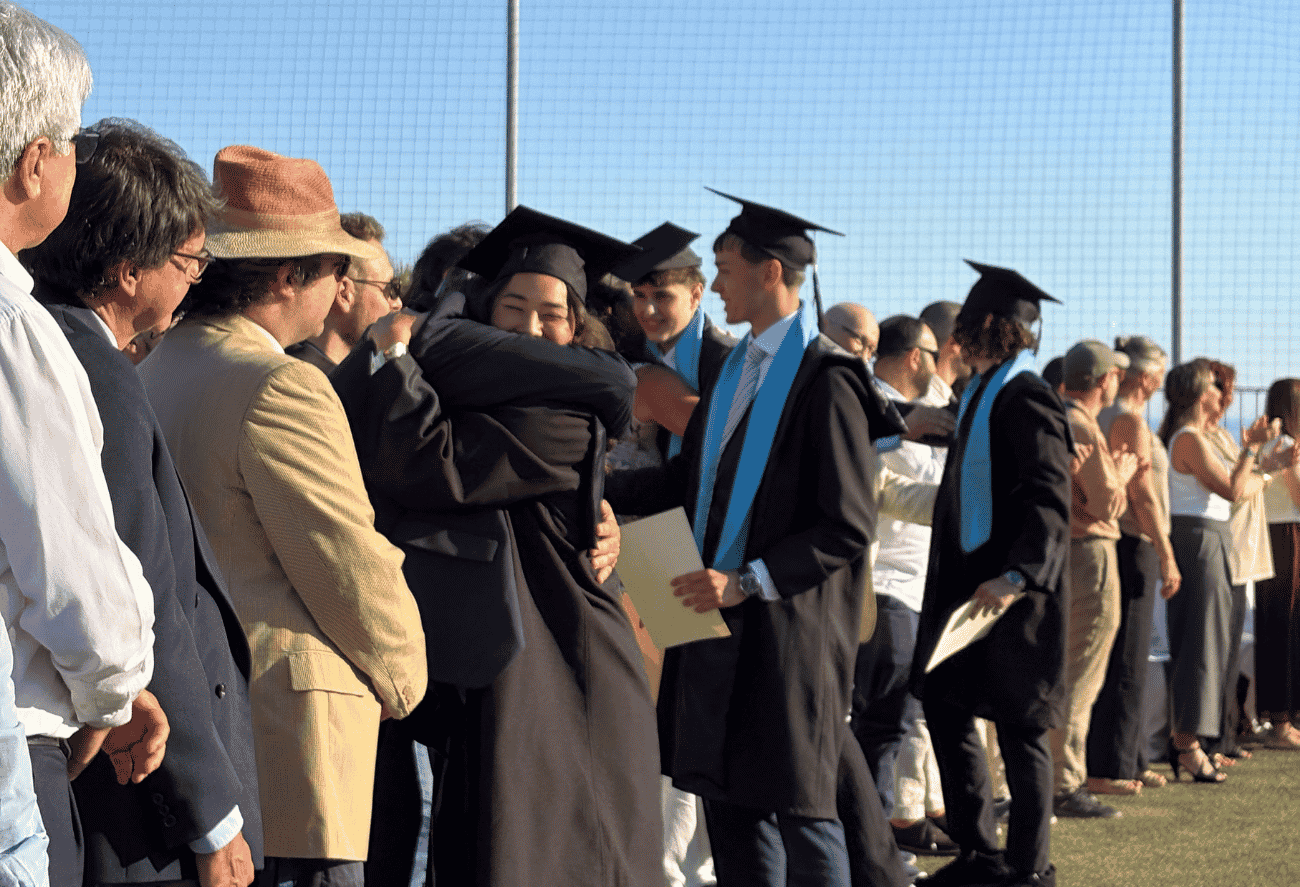 Celebrando a la Promoción de 2026: Ceremonia de Graduación - Graduation Class of 2026